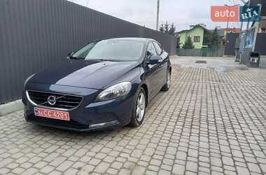 Хэтчбек Volvo V40 2013 в Львове