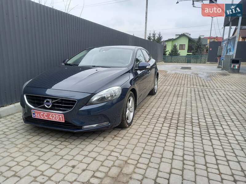 Хетчбек Volvo V40 2013 в Львові