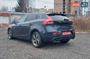 Хэтчбек Volvo V40 2014 в 