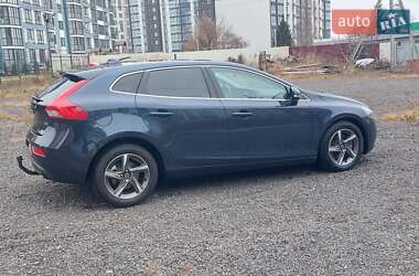 Хэтчбек Volvo V40 2014 в 