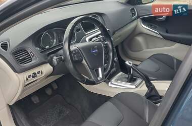 Хэтчбек Volvo V40 2014 в 