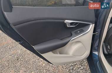 Хэтчбек Volvo V40 2014 в 