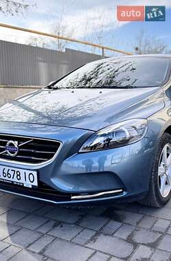 Хэтчбек Volvo V40 2013 в Ровно