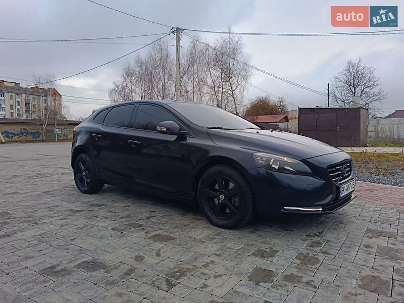 Хэтчбек Volvo V40 2013 в Киеве