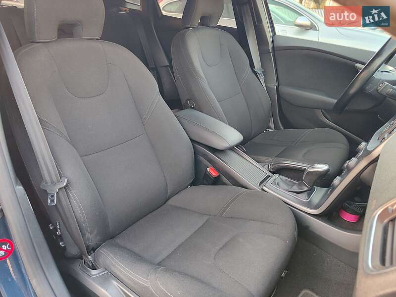 Хетчбек Volvo V40 2012 в Києві