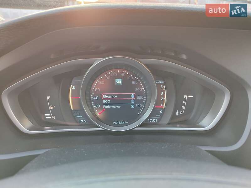 Хетчбек Volvo V40 2012 в Києві