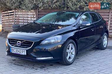 Хэтчбек Volvo V40 2015 в Львове