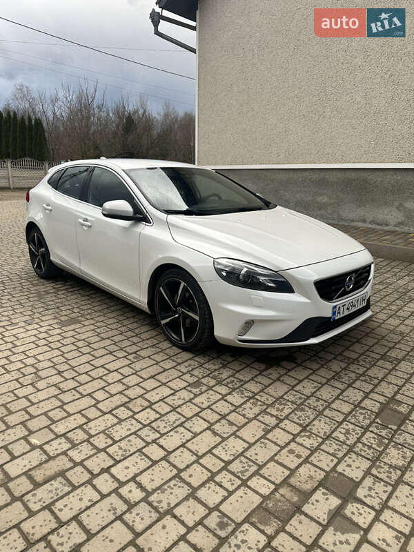 Volvo V40 2015