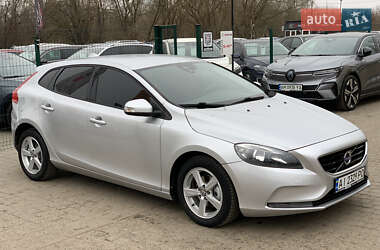 Хэтчбек Volvo V40 2014 в 