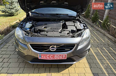 Хэтчбек Volvo V40 2013 в 