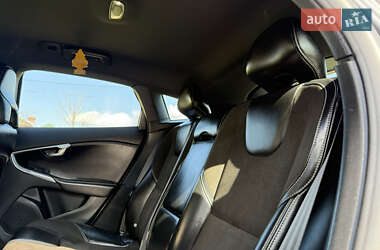 Хэтчбек Volvo V40 2013 в 