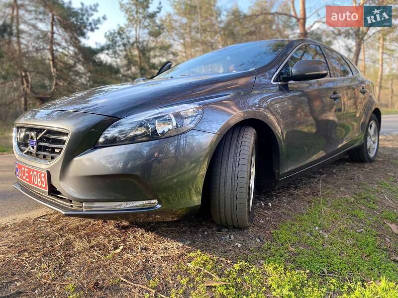 Хэтчбек Volvo V40 2013 в Днепре