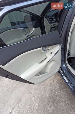 Хэтчбек Volvo V40 2013 в 