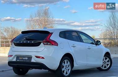 Хэтчбек Volvo V40 2013 в 