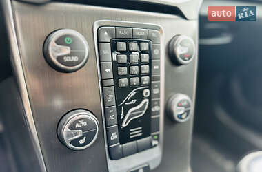 Хэтчбек Volvo V40 2014 в 
