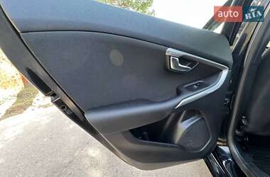 Хэтчбек Volvo V40 2013 в 