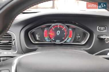Хэтчбек Volvo V40 2013 в 