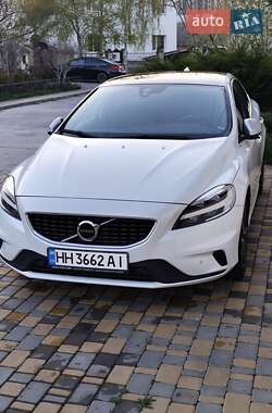 Хэтчбек Volvo V40 2019 в Одессе