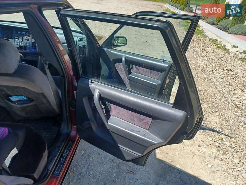Універсал Volvo V40 1996 в Старому Самборі