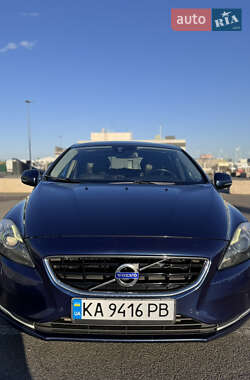 Хетчбек Volvo V40 2014 в Києві