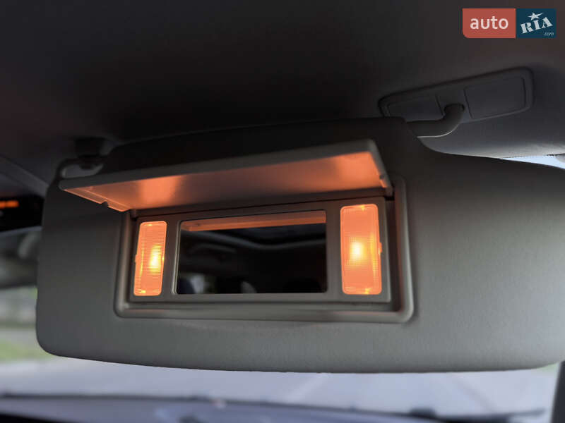 Хэтчбек Volvo V40 2014 в Киеве