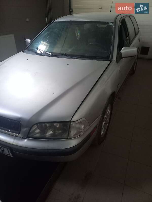 Універсал Volvo V40 2000 в 