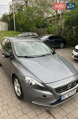 Хэтчбек Volvo V40 2015 в 