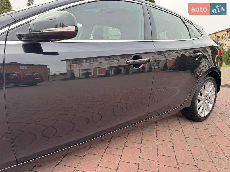 Хетчбек Volvo V40 2013 в Стрию
