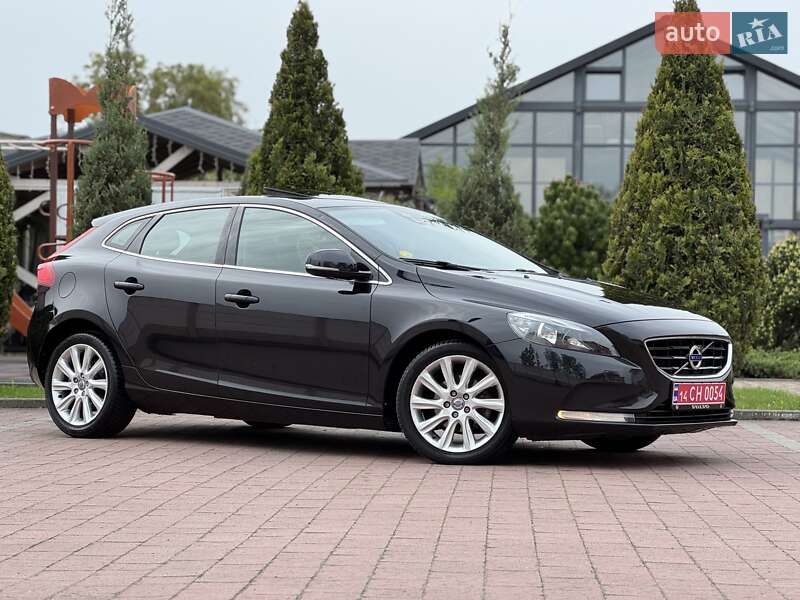 Хетчбек Volvo V40 2013 в Стрию