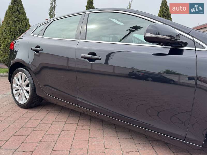 Хетчбек Volvo V40 2013 в Стрию