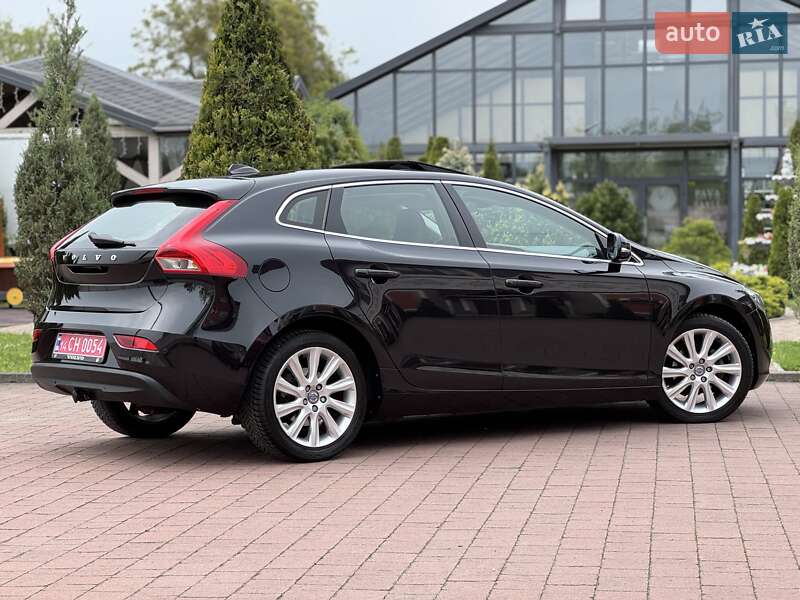 Хетчбек Volvo V40 2013 в Стрию