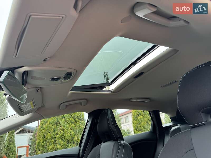 Хетчбек Volvo V40 2013 в Стрию