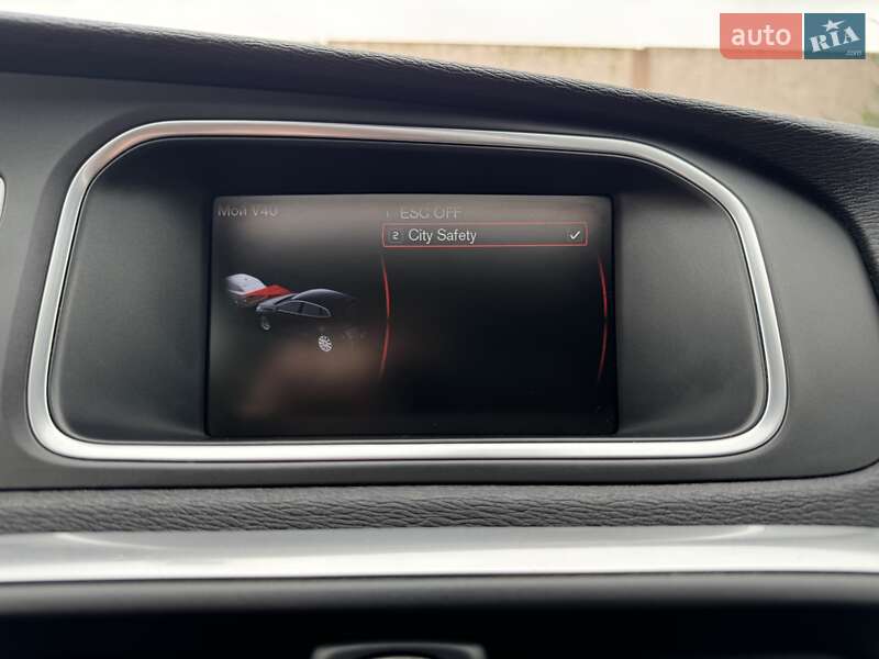 Хетчбек Volvo V40 2013 в Стрию