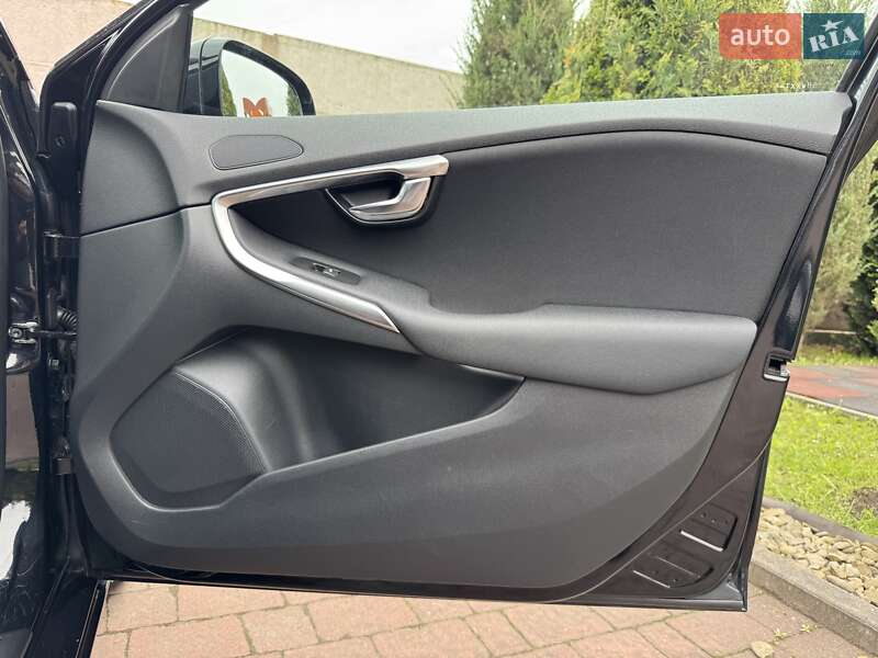 Хетчбек Volvo V40 2013 в Стрию