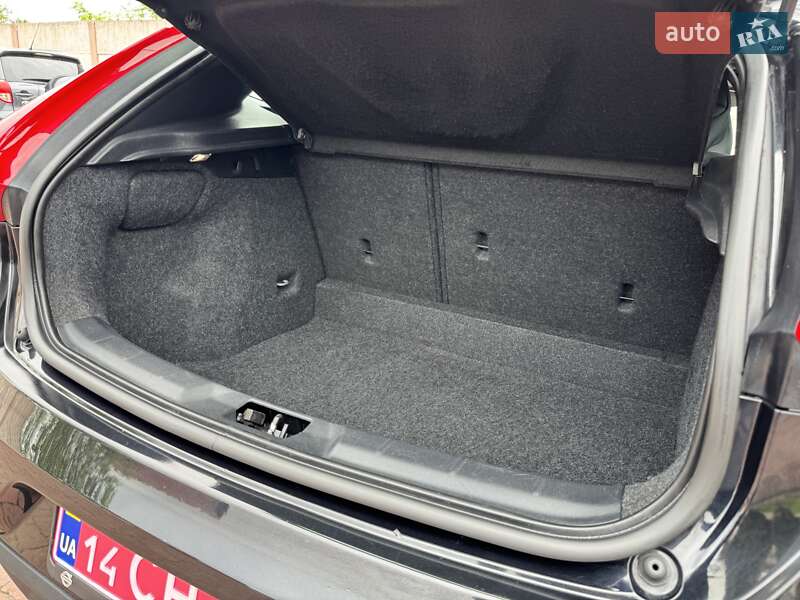 Хетчбек Volvo V40 2013 в Стрию