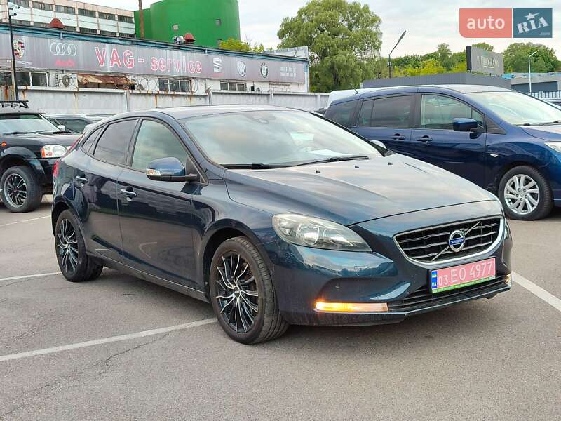 Хетчбек Volvo V40 2012 в Києві