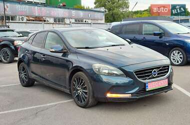 Хэтчбек Volvo V40 2012 в 