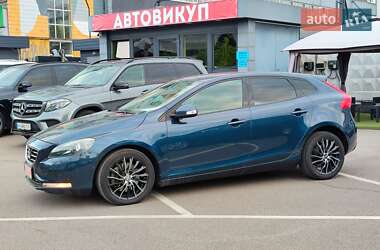Хэтчбек Volvo V40 2012 в 