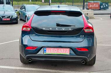 Хэтчбек Volvo V40 2012 в 
