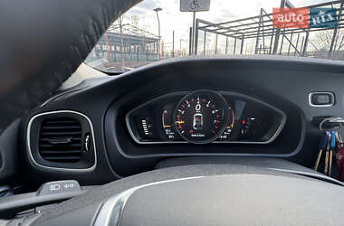 Хэтчбек Volvo V40 2017 в 