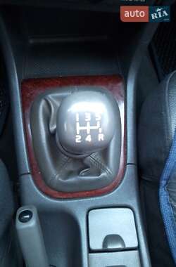 Универсал Volvo V40 2000 в 