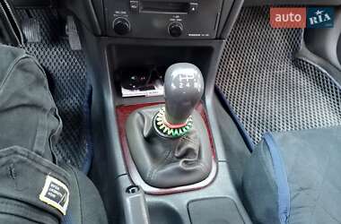 Универсал Volvo V40 2000 в 