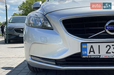 Хэтчбек Volvo V40 2014 в 