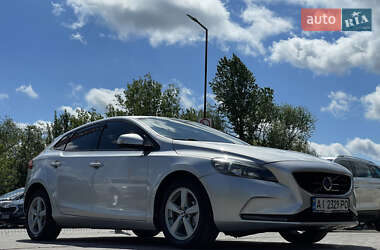 Хэтчбек Volvo V40 2014 в 