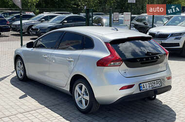 Хэтчбек Volvo V40 2014 в 