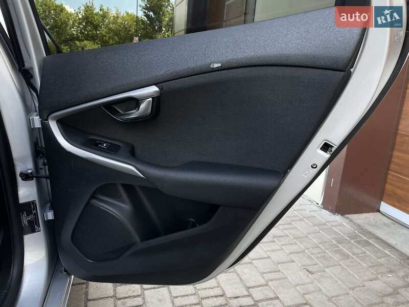Хэтчбек Volvo V40 2014 в Бердичеве