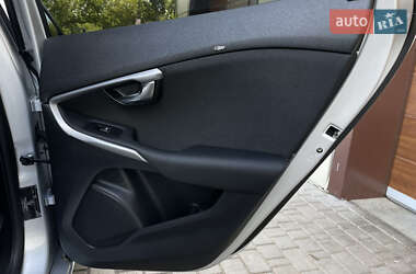 Хэтчбек Volvo V40 2014 в 