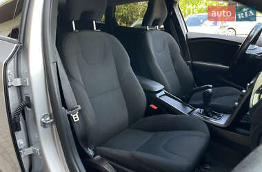 Хэтчбек Volvo V40 2014 в 