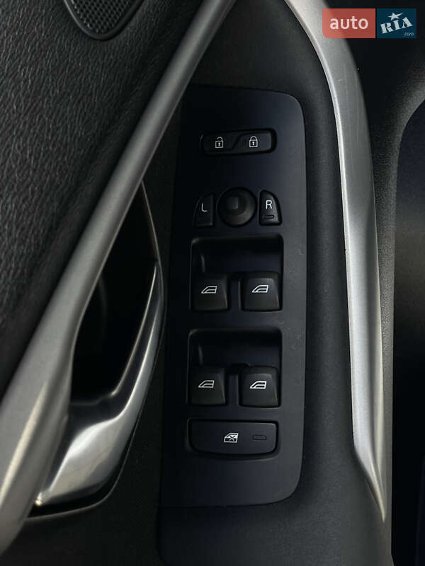 Хэтчбек Volvo V40 2014 в Бердичеве