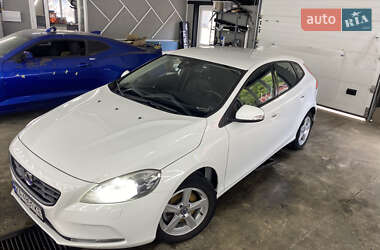 Хэтчбек Volvo V40 2013 в Киеве